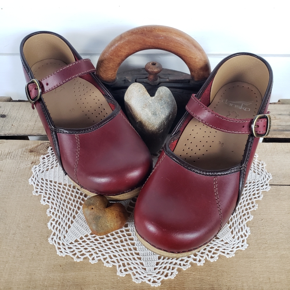 Strawberry Red Dansko Pro Clog Marcelle MaryJane Strap Buckle Boho Cottage Gypsy - Picture 6 of 9